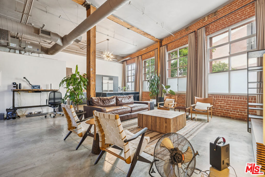500 Molino Street #103
