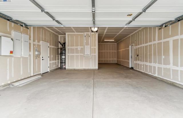 1552 Kasnak Drive, Manteca CA: https://media.crmls.org/mediaz/062bd91f-ad80-4565-a6a9-6747536ff176.jpg