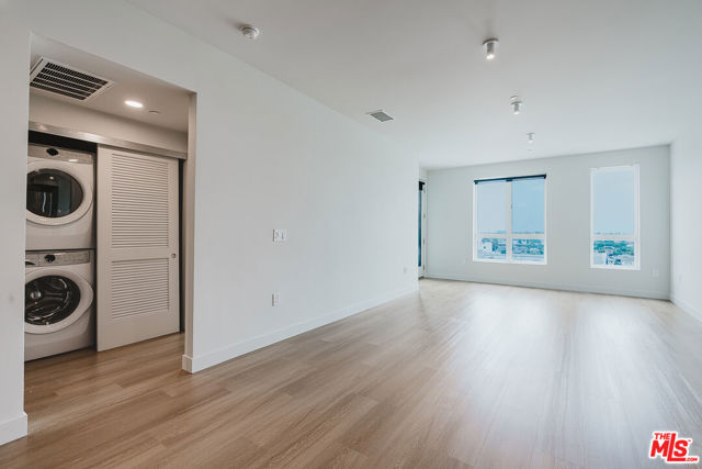 10601 Washington Boulevard, Culver City CA: https://media.crmls.org/mediaz/062c0520-26d6-40c4-84d9-5a25c45b5091.jpg
