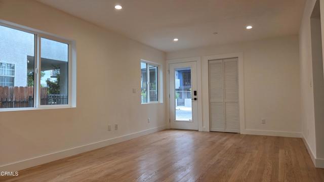 Detail Gallery Image 16 of 24 For 917 N Ridgewood Pl, Los Angeles,  CA 90038 - 3 Beds | 3 Baths