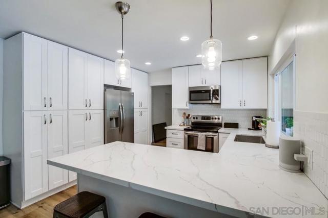16820 Orchard Bend Rd, Poway CA: https://media.crmls.org/mediaz/062d78f1-f9bc-42c1-8449-4f3a48019f60.jpg