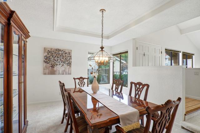 7444 Pecan Court, Pleasanton CA: https://media.crmls.org/mediaz/062db063-1d63-47bd-9fd0-57301de6d98f.jpg