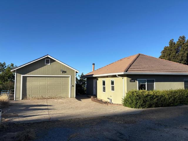 25300 Loma Prieta Avenue, Los Gatos CA: https://media.crmls.org/mediaz/062dda55-5054-424d-bf17-90af725da8fb.jpg
