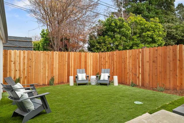 1476 Drake Avenue, Burlingame CA: https://media.crmls.org/mediaz/062f46b5-20ef-4e6f-bee8-4b3422e02f11.jpg