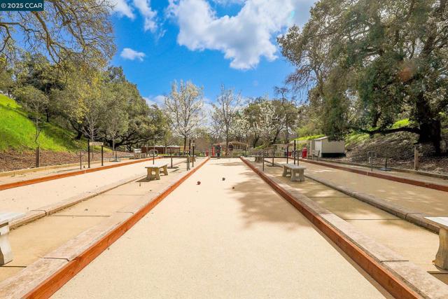 1935 Golden Rain Rd, Walnut Creek CA: https://media.crmls.org/mediaz/062fb5e9-e361-475a-b9ec-587aee3e59ed.jpg