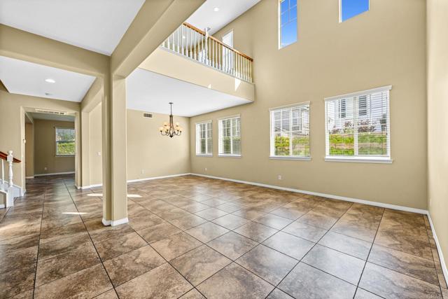 32066 Red Mountain Way, Temecula CA: https://media.crmls.org/mediaz/06301623-28a4-427e-8370-542f809bab2c.jpg