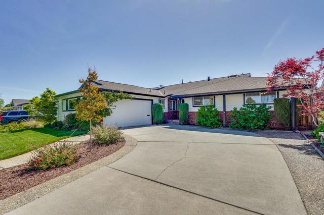 1592 Chambers Drive, San Jose CA: https://media.crmls.org/mediaz/063053e6-82d0-4067-85e8-df29811520c2.jpg