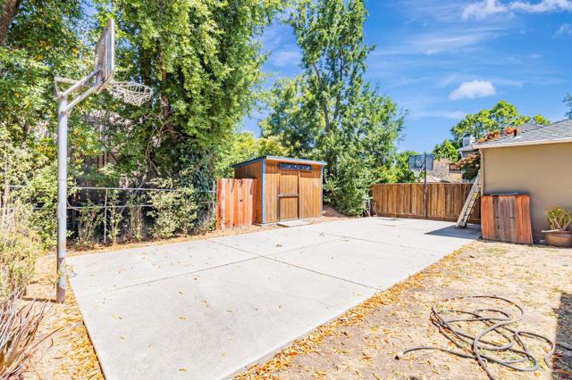 2534 Howard Avenue, San Carlos CA: https://media.crmls.org/mediaz/06312557-57d2-4395-aa8a-e8d1a750cf31.jpg