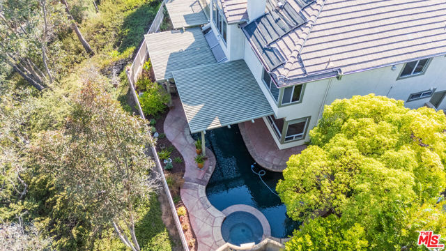 27350 Landon Place, Valencia CA: https://media.crmls.org/mediaz/06320621-9625-4c2a-9352-a48a8ad40220.jpg