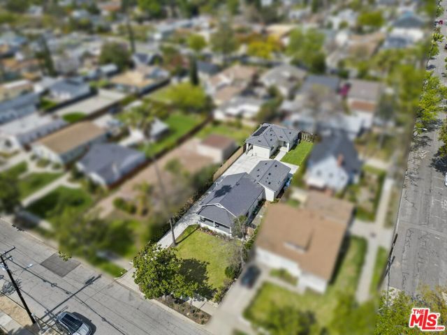 1563 E Elizabeth Street, Pasadena CA: https://media.crmls.org/mediaz/063215df-5504-4c37-a68f-b3fb6609dccd.jpg
