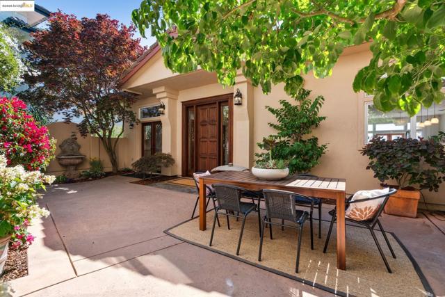 16032 Broadway Ter, Oakland CA: https://media.crmls.org/mediaz/0632797b-ace5-4e7d-9581-4b312bb58401.jpg