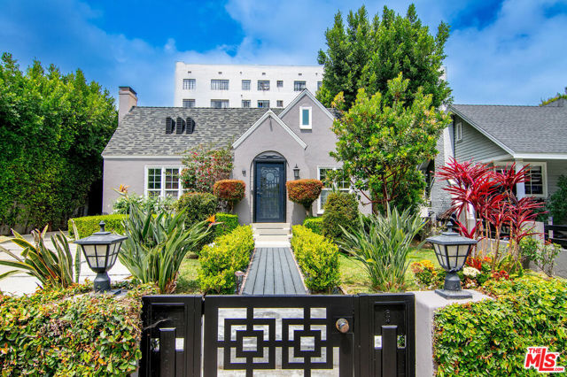565 N Arden Boulevard, Los Angeles CA: https://media.crmls.org/mediaz/0632b00a-181a-4758-a92a-79fc478eeca0.jpg
