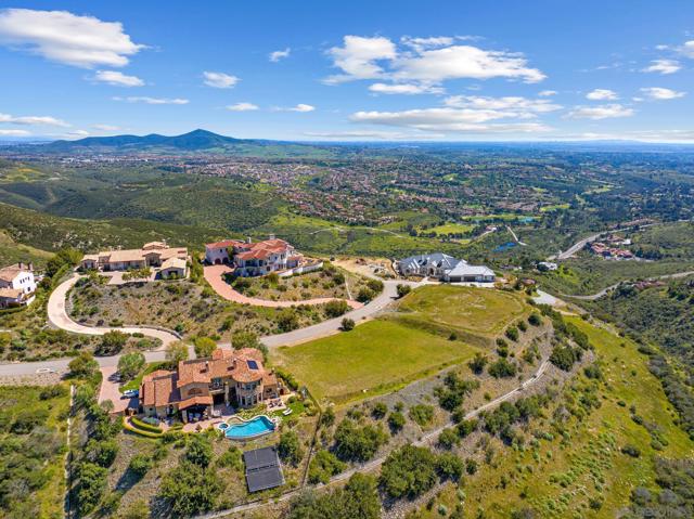 17928 El Brazo, Rancho Santa Fe CA: https://media.crmls.org/mediaz/0632e83a-35fa-4c10-ad35-8673248eddf2.jpg