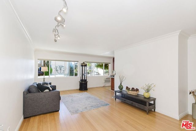 Drew Fenton | 1154 S Barrington Avenue Los Angeles CA | MLS: 7477446