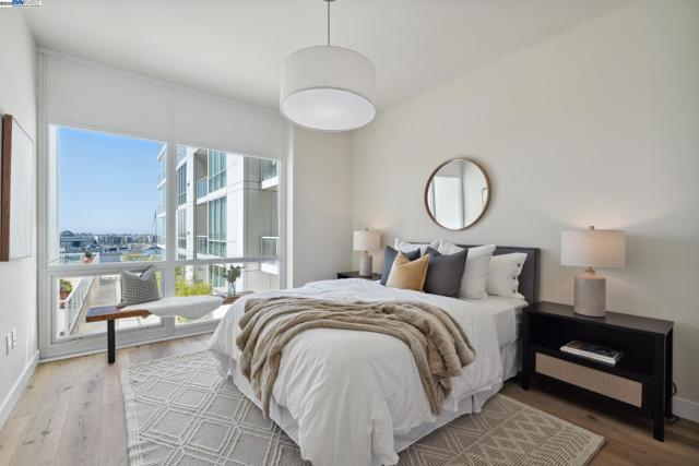 222 Broadway, Oakland CA: https://media.crmls.org/mediaz/06348f00-4c99-4560-98bd-28d424eff48f.jpg