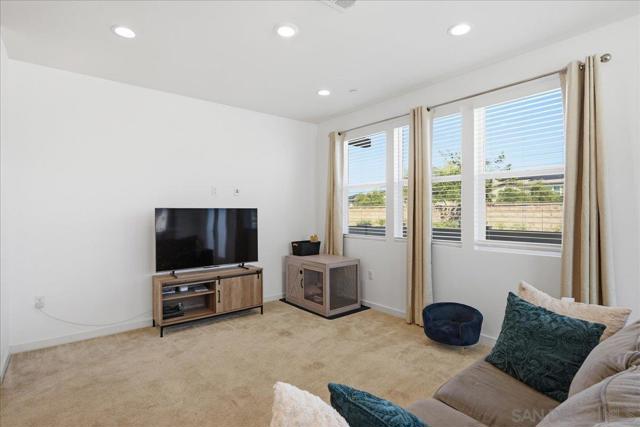 39319 Corvina, Temecula CA: https://media.crmls.org/mediaz/06355e32-99c6-46c3-be9d-0e3dccd69dc5.jpg