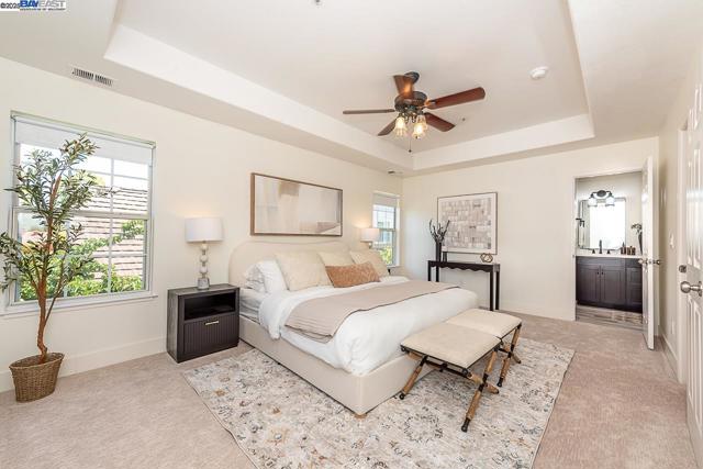 34233 Perry Glen Ter, Union City CA: https://media.crmls.org/mediaz/0635b6e1-1ca0-43cd-83da-22b89d7bbe59.jpg