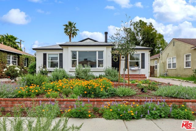 6604 MCLENNAN Avenue photo 1