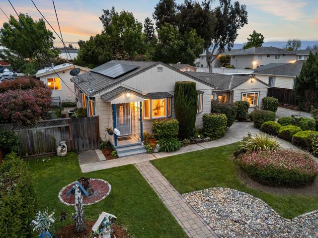 3150 Riddle Road, San Jose CA: https://media.crmls.org/mediaz/06364bc1-7fb5-4988-81d9-d16babdb4fa1.jpg