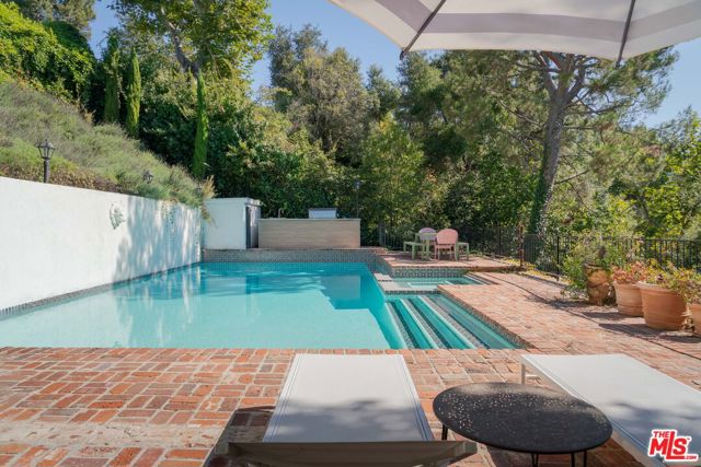 Drew Fenton | 391 N Saltair Avenue Los Angeles CA | MLS: 7435823