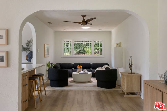 2236 Earl Court, Los Angeles CA: https://media.crmls.org/mediaz/06369ccb-2f97-4d38-9c48-a90c115359e7.jpg