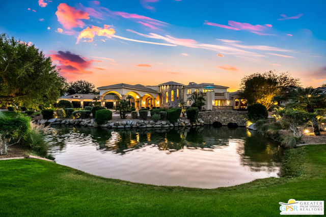 1 Saint Petersburg Court, Rancho Mirage CA: https://media.crmls.org/mediaz/06385125-d3c4-4875-a480-f79406ba8dec.jpg