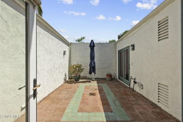 4411 Regents Court, Westlake Village CA: https://media.crmls.org/mediaz/0639e960-a498-4519-b48a-e8502fd33d0a.jpg