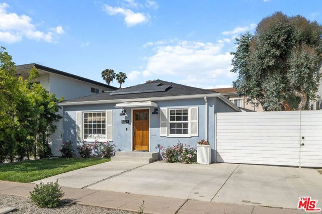 3627 Veteran Avenue, Los Angeles CA: https://media.crmls.org/mediaz/0639f082-9605-4a2b-af01-c437a3607ccb.jpg