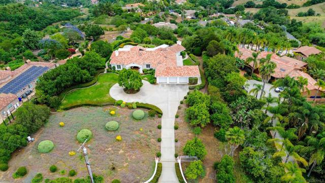 2377 Vern Drive, Fallbrook CA: https://media.crmls.org/mediaz/063ab4ea-8b3f-4197-a840-d24c5fd8c211.jpg