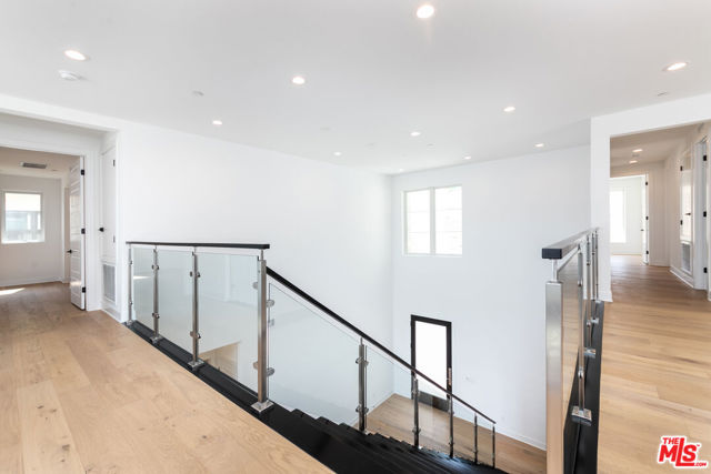 11770 N Hillsborough Lane, Porter Ranch CA: https://media.crmls.org/mediaz/063b772d-4ae0-4ef0-8f22-95f1ecf6d4d9.jpg