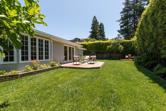 471 Claremont Way, Menlo Park CA: https://media.crmls.org/mediaz/063b9094-9811-446c-adf0-41caddbbba44.jpg