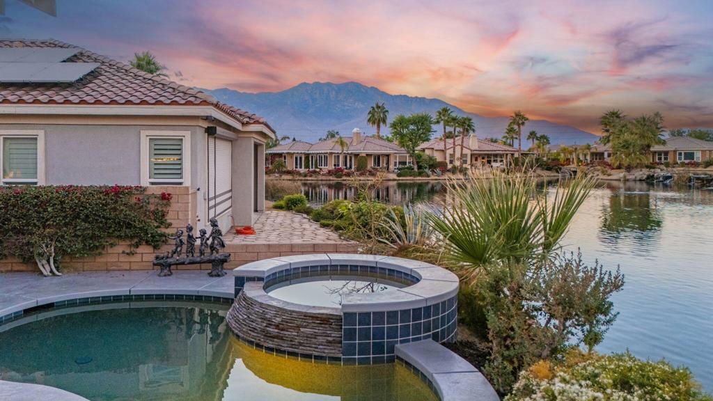 2 Pyramid Lake Court