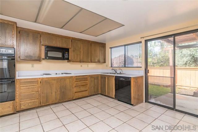 803 Willow Tree Lane, Fallbrook, California 92028, 3 Bedrooms Bedrooms, ,2 BathroomsBathrooms,Single Family Residence,For Sale,Willow Tree Lane,240021645SD