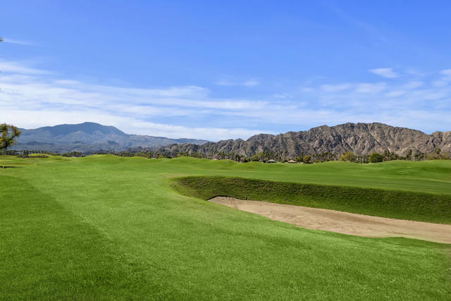 54841 Inverness Way, La Quinta CA: https://media.crmls.org/mediaz/063bb00c-2760-4265-9659-9541e27ce3ed.jpg