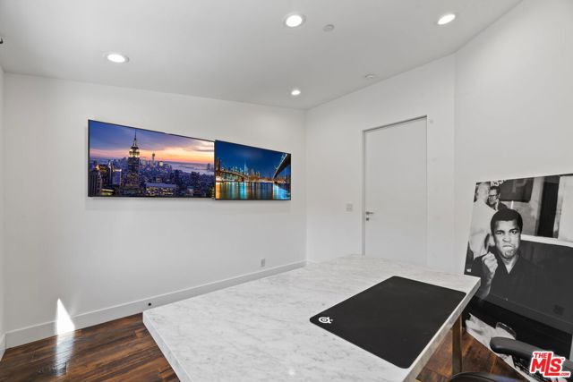 31830 Lobo Canyon, Agoura Hills CA: https://media.crmls.org/mediaz/063c49b6-2006-4146-a964-878f17365696.jpg