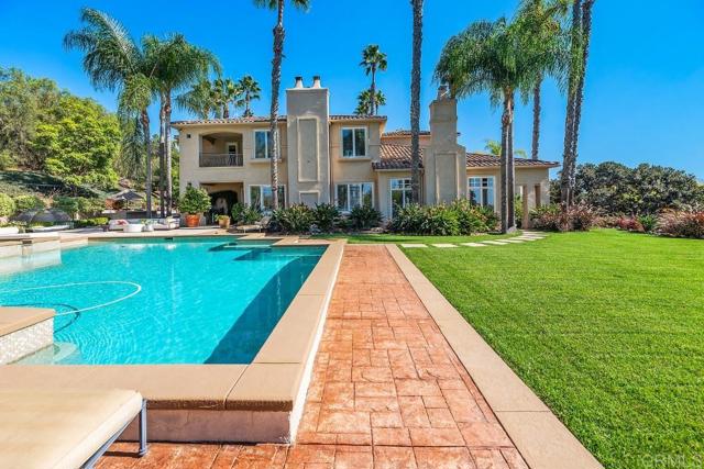 7345 Vista Rancho Ct, Rancho Santa Fe CA: https://media.crmls.org/mediaz/063ce40a-c382-4df1-9d2f-4f3ef3082980.jpg