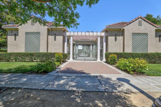150 Holly Court, Mountain View CA: https://media.crmls.org/mediaz/063de4aa-1e73-4e91-a115-36de6e265508.jpg