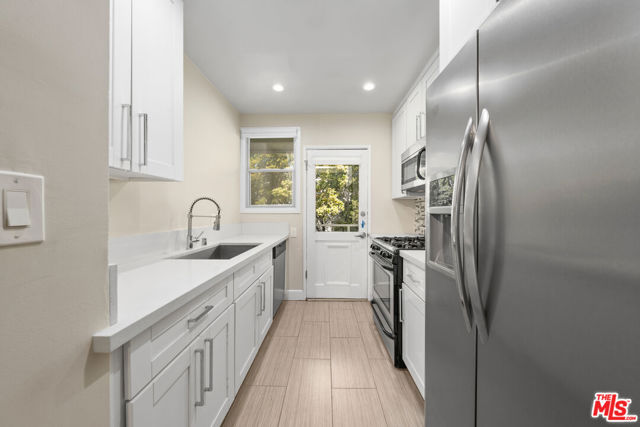 8555 Sherwood Drive, West Hollywood CA: https://media.crmls.org/mediaz/063e1067-aa1a-49e0-9576-b587985f3b39.jpg