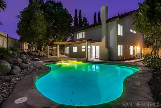 4512 Terraza Ct, San Diego CA: https://media.crmls.org/mediaz/063e8d99-0831-4285-877a-77e3a29802d1.jpg