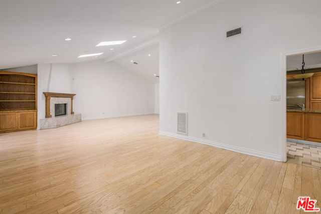 8760 White Oak Avenue, Sherwood Forest CA: https://media.crmls.org/mediaz/063ebb51-5082-48e1-bbaa-9b13b2826511.jpg