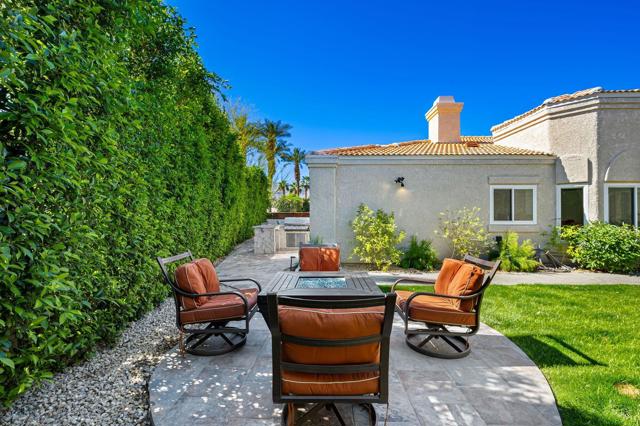 48205 Vista De Nopal, La Quinta CA: https://media.crmls.org/mediaz/06409749-ac02-4173-9bf5-5d23e7073c60.jpg