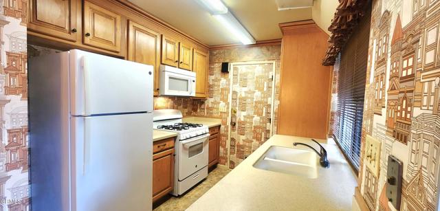 Detail Gallery Image 7 of 32 For 1116 Okapi, Ventura,  CA 93003 - 3 Beds | 1/1 Baths