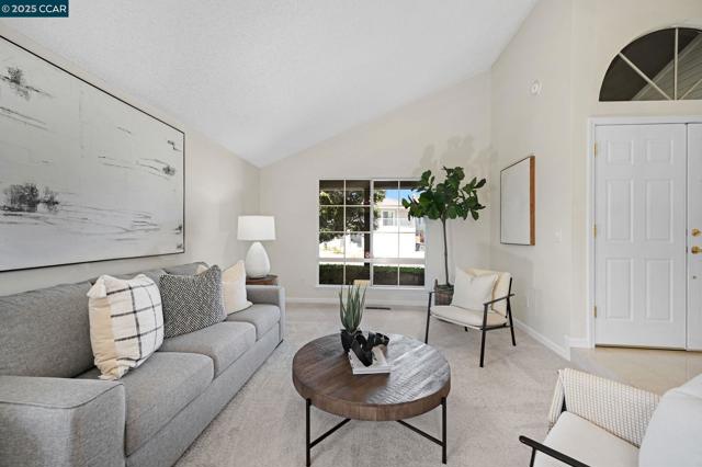 5040 Murchio Dr, Concord CA: https://media.crmls.org/mediaz/064268c9-b795-41aa-8cd3-29a537f78e28.jpg