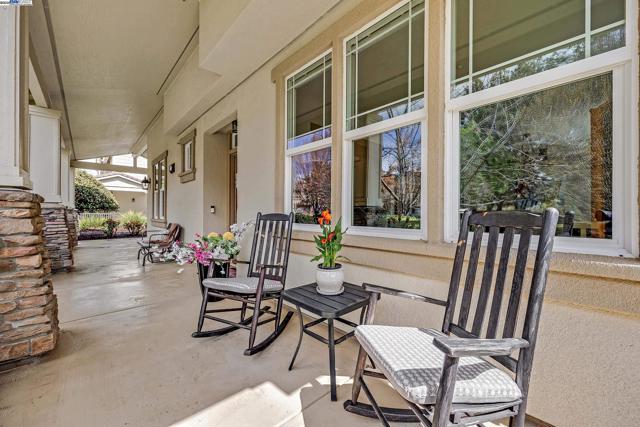 2130 Staghorn Way, Livermore CA: https://media.crmls.org/mediaz/064369cc-4b23-4ecf-8984-548b5a538713.jpg