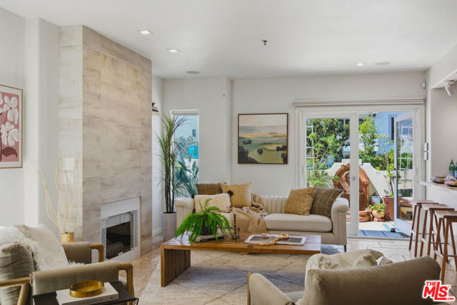 2 Bed Home for Sale in Los Angeles, California