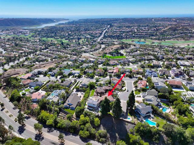 6817 Vianda Ct Court, Carlsbad CA: https://media.crmls.org/mediaz/06446900-52e0-4be0-81f8-798617dbdeb3.jpg