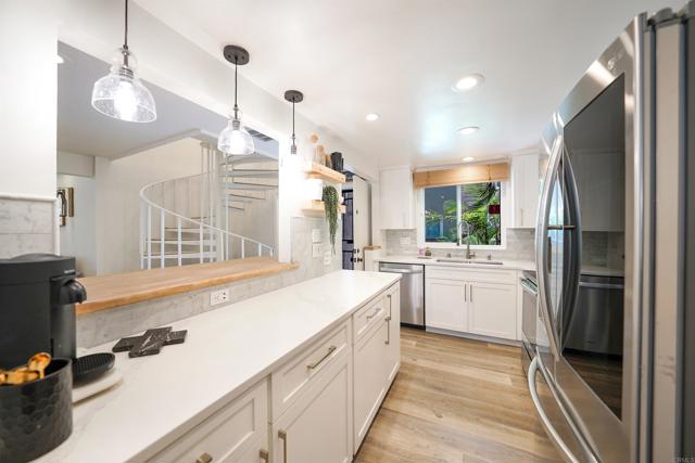 23822 Green Haven Lane, Ramona CA: https://media.crmls.org/mediaz/06448615-3111-4a48-b64a-4babc3faf4bd.jpg