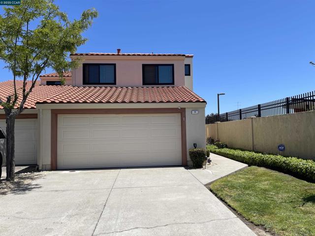9 Aquamarine Ct, Hercules CA: https://media.crmls.org/mediaz/0644b45e-1048-42f5-ad62-c64160efeb06.jpg