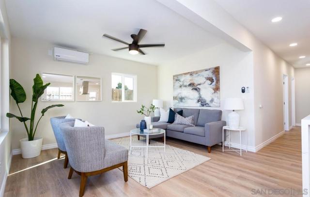 924 Florida St, Imperial Beach CA: https://media.crmls.org/mediaz/06453731-03ce-4c2b-b626-0e5d89392f37.jpg
