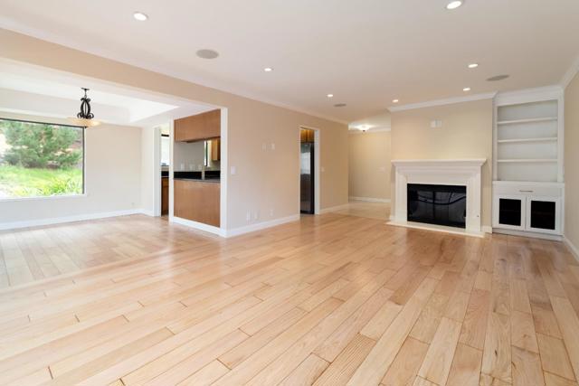 6 Sorrel Lane, San Carlos CA: https://media.crmls.org/mediaz/06455411-ea1f-47d2-b963-1043e54f1019.jpg